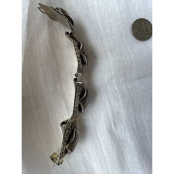 Vintage Wide Ornate Filigree Engraved Gold Tone Brown Agate Panel link Bracelet - Picture 14 of 14